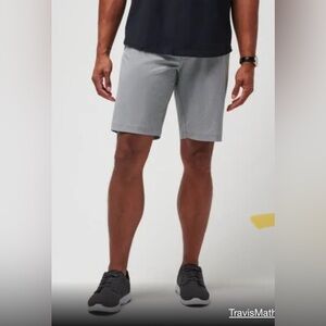 Travis Mathew’s men shorts 38”